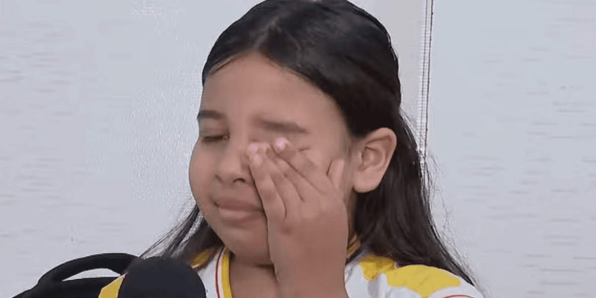 Maria Luísa se emociona em entrevista ao vivo sobre o Dia das Mães — Foto: Reprodução/TV Globo