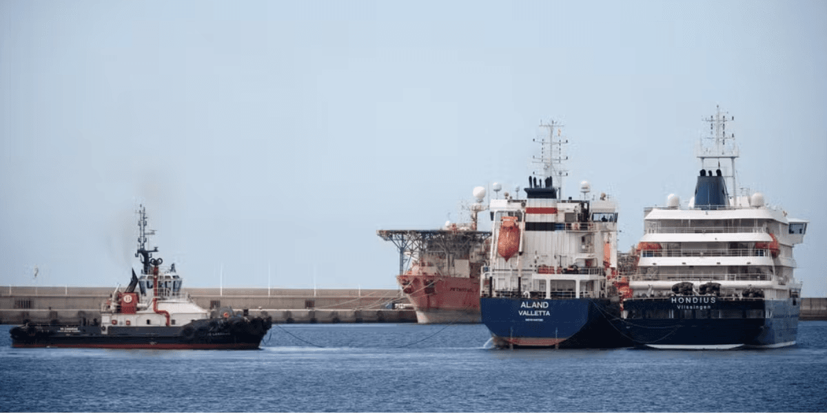 O navio de cruzeiro MV Hondius, atingido pelo hantavírus - Foto: JORGE GUERRERO