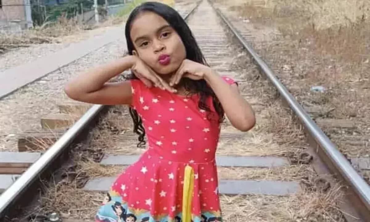 Menina levou dois tiros no tórax e não resistiu após dar entrada em UPA do Barreiro - (Foto: Arquivo pessoal / Divulgação)