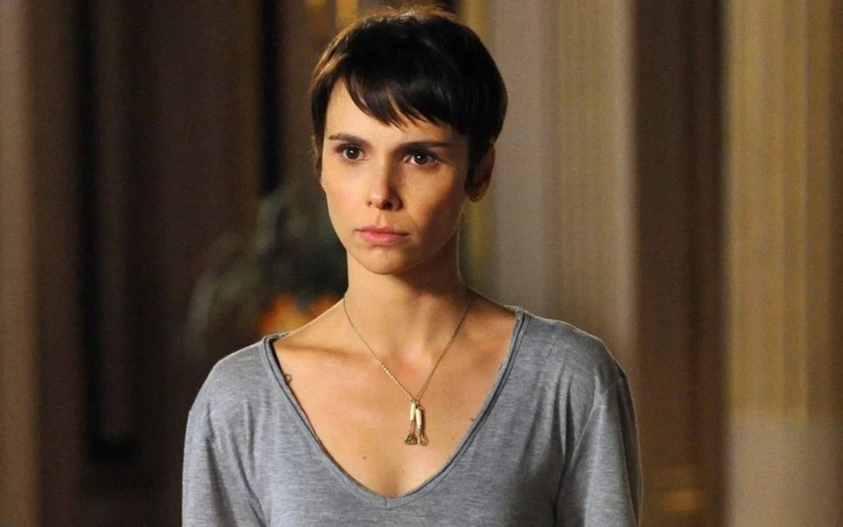 Débora Falabella em cena de Avenida Brasil