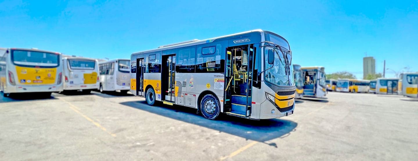 Ônibus da empresa Transunião Transportes