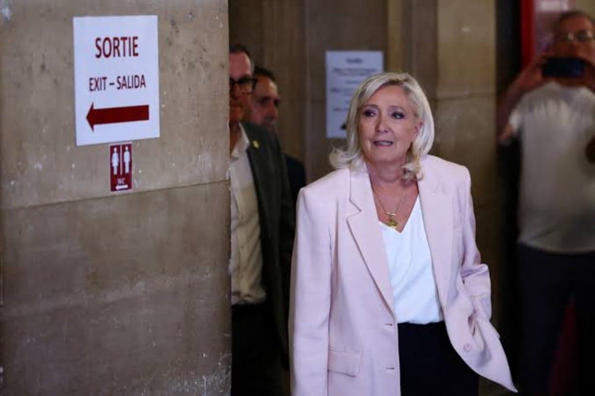 Marine Le Pen em tribunal de Paris - Foto: Sarah Meyssonnier