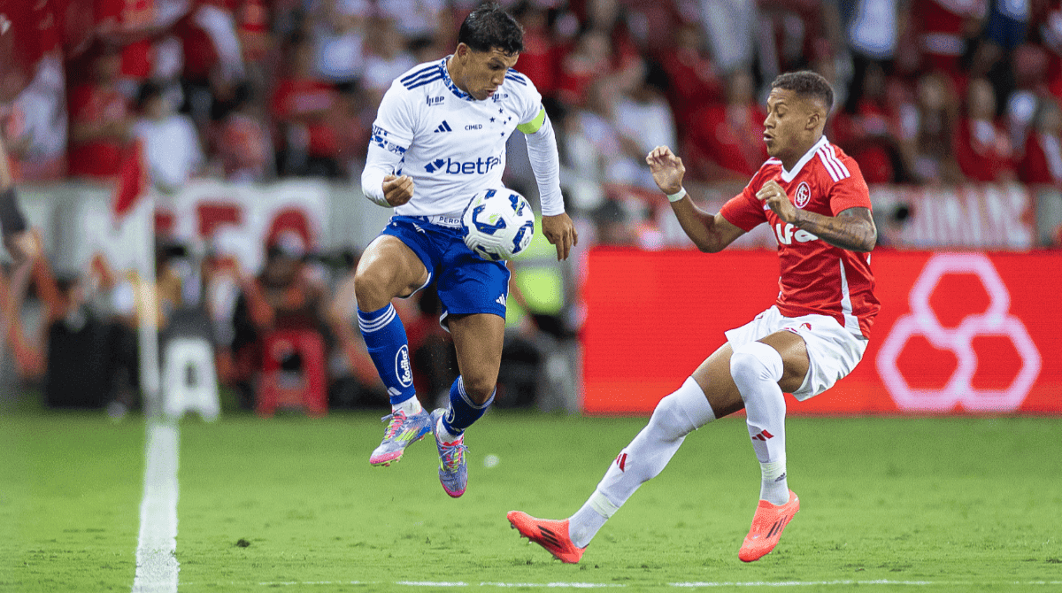 Jogo entre o Cruzeiro e o Internacional no estádio Beira-Rio (Foto: Gustavo Aleixo/Cruzeiro)