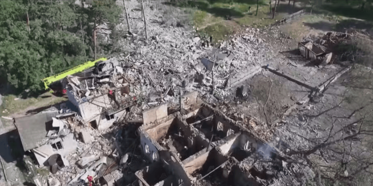 Rússia faz o ataque mais devastador contra Kiev desde o início da guerra contra a Ucrânia — Foto: Jornal Nacional/ Reprodução