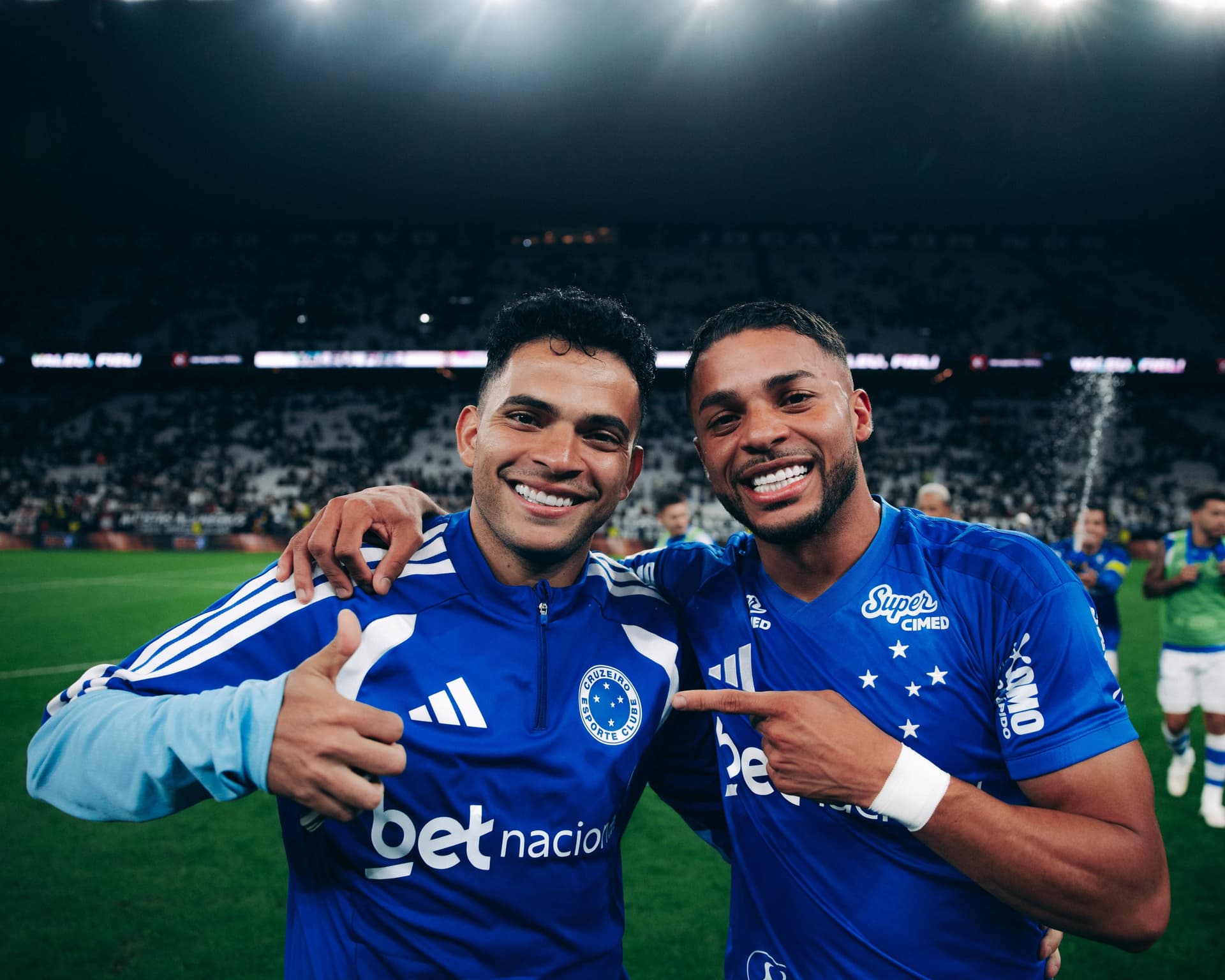 Bruno Rodrigues e Wanderson - Foto: Marco Galvão/Cruzeiro
