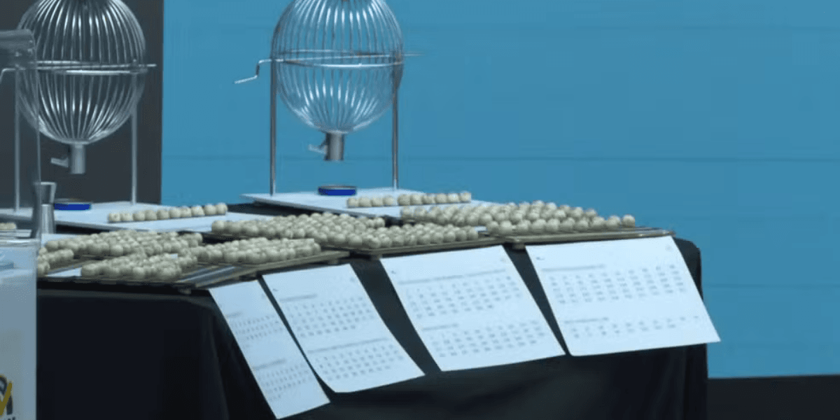 Justiça Eleitoral realizou sorteio de urnas eletrônicas que passarão por teste de integridade neste domingo (3) — Foto: TV Globo