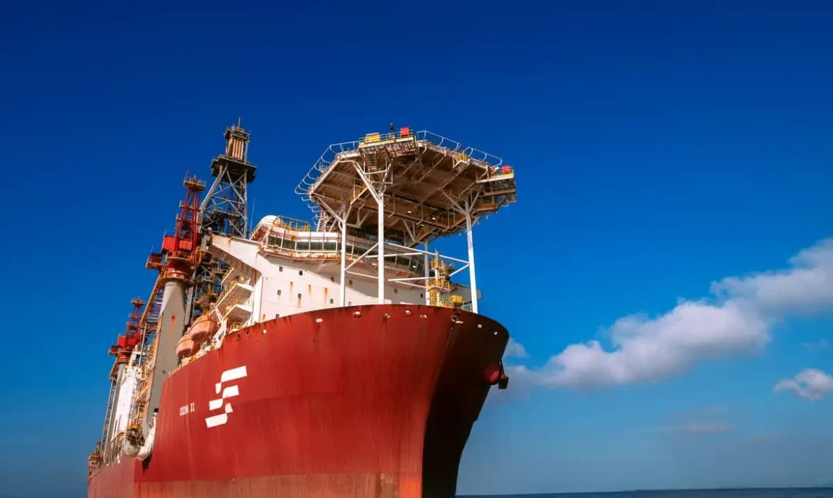 Sonda de perfuração a serviço da Petrobras em atividades na Foz do Amazônas (Margem Equatorial) © Foresea/ Divulgação