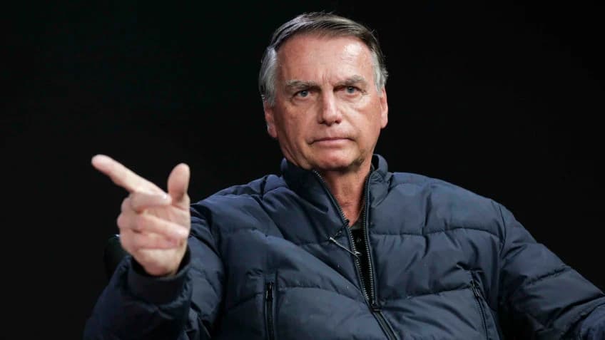 Defesa de Bolsonaro pede ao STF prorrogação de prisão domiciliar