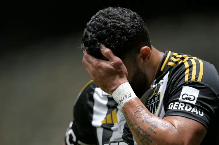 Hulk lamenta derrota do Atlético na Sula: “Quando o resultado não vem, poucos reconhecem o esforço”