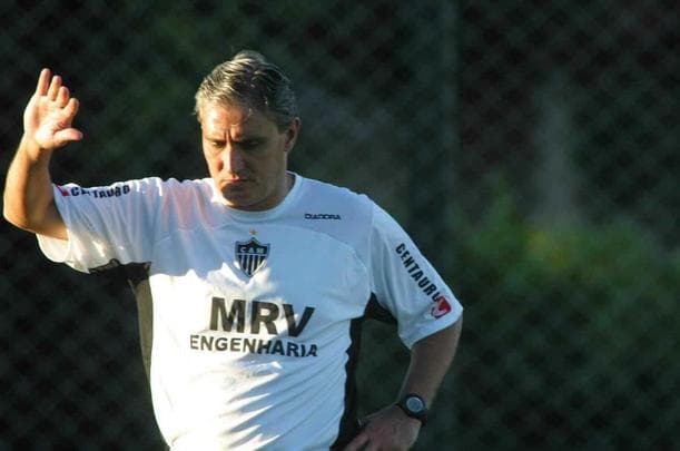 De volta a BH, Tite teve passagem polêmica no Atlético