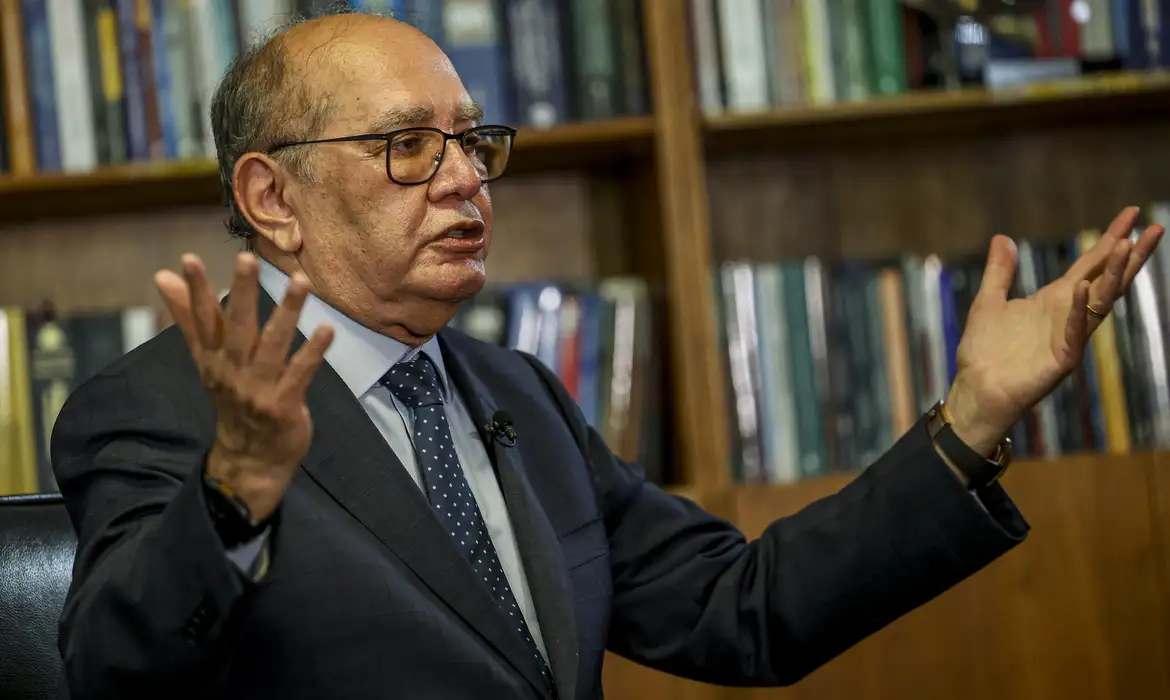 Gilmar Mendes suspende julgamento do primo de Vorcaro
