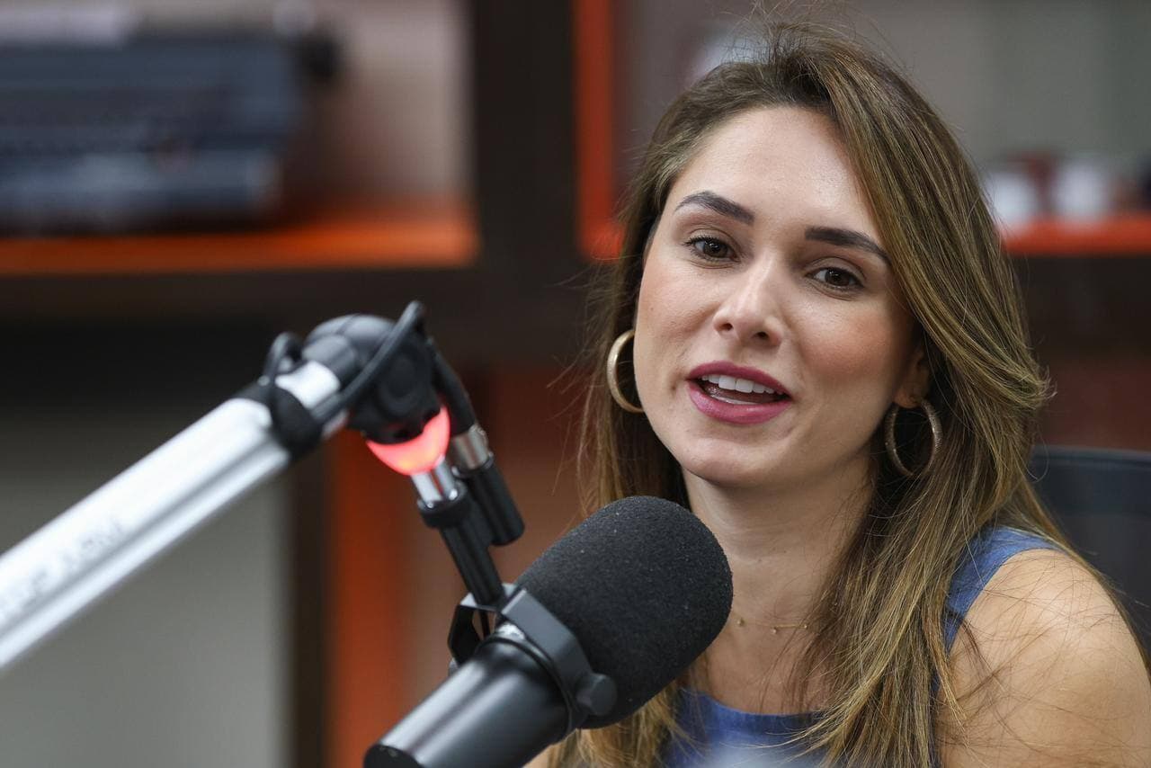 Deputada Lud Falcão acusa vice-governador Mateus Simões de ameaça após críticas do marido