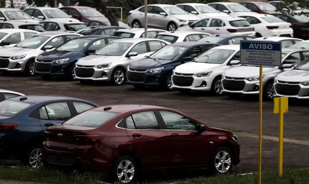 Fenauto registra recorde em vendas de carros usados