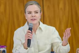 ministra da Secretaria de Relações Institucionais, Gleisi Hoffmann