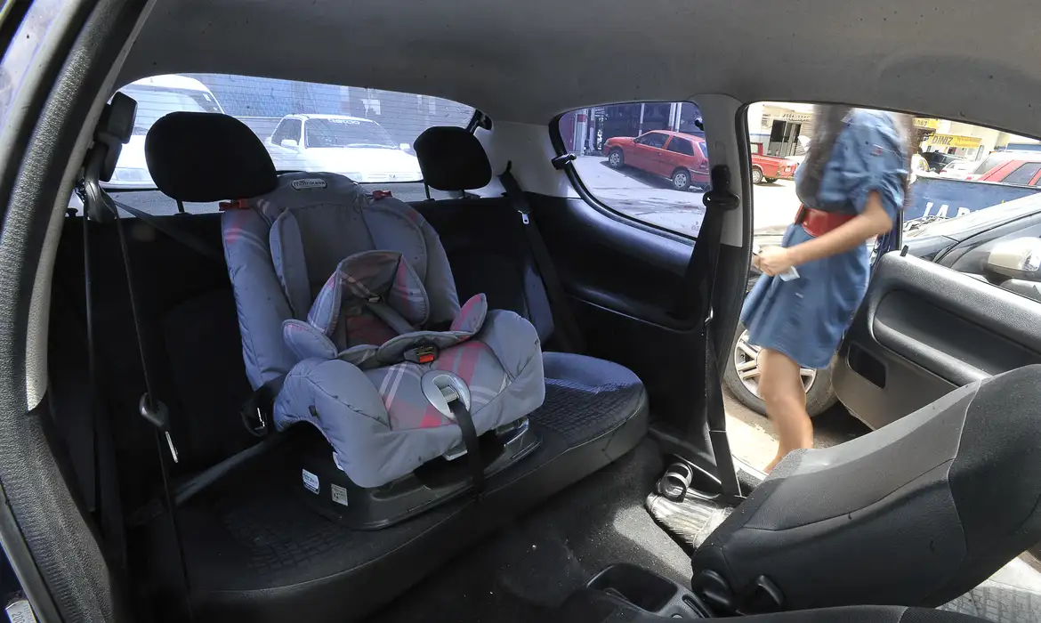 Inmetro orienta sobre compra e uso correto do bebê conforto