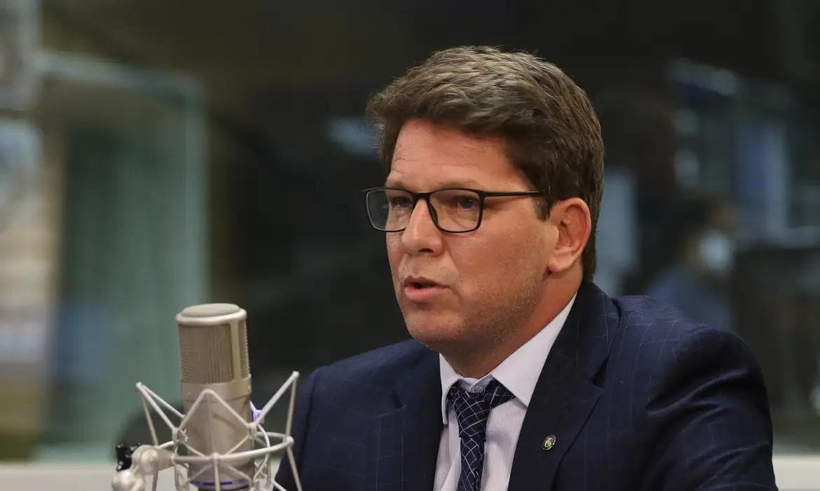 Deputado Mário Frias é internado com obstrução vascular