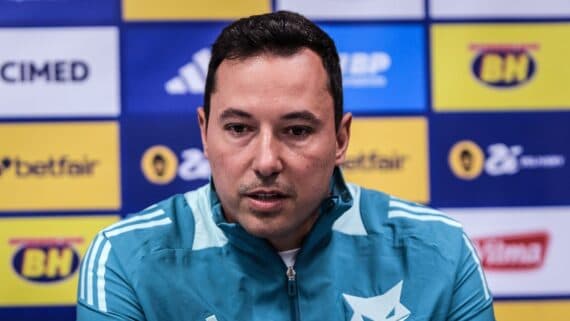 Pedro Junio comenta negociação do Cruzeiro por Gerson