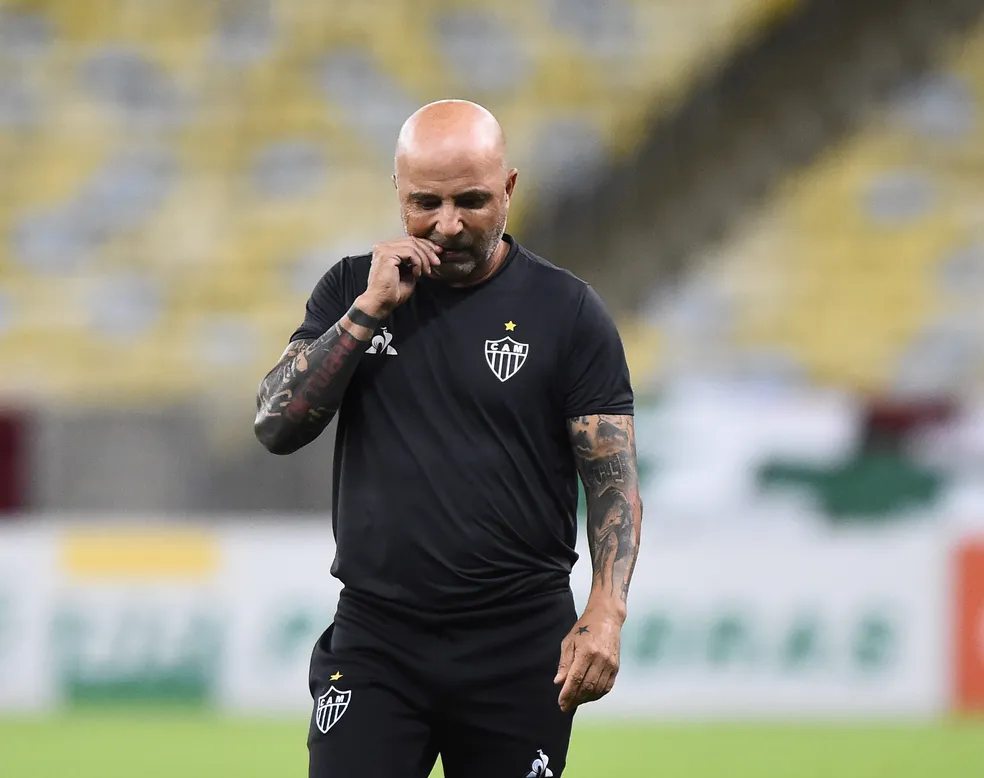 Sampaoli diz não ter informações sobre Cassierra no Atlético