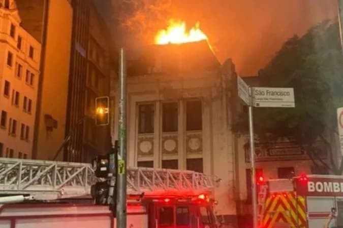 Incêndio atinge prédio histórico da Faculdade de Direito da USP