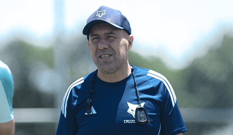 Leonardo Jardim é eleito melhor técnico do futebol mineiro