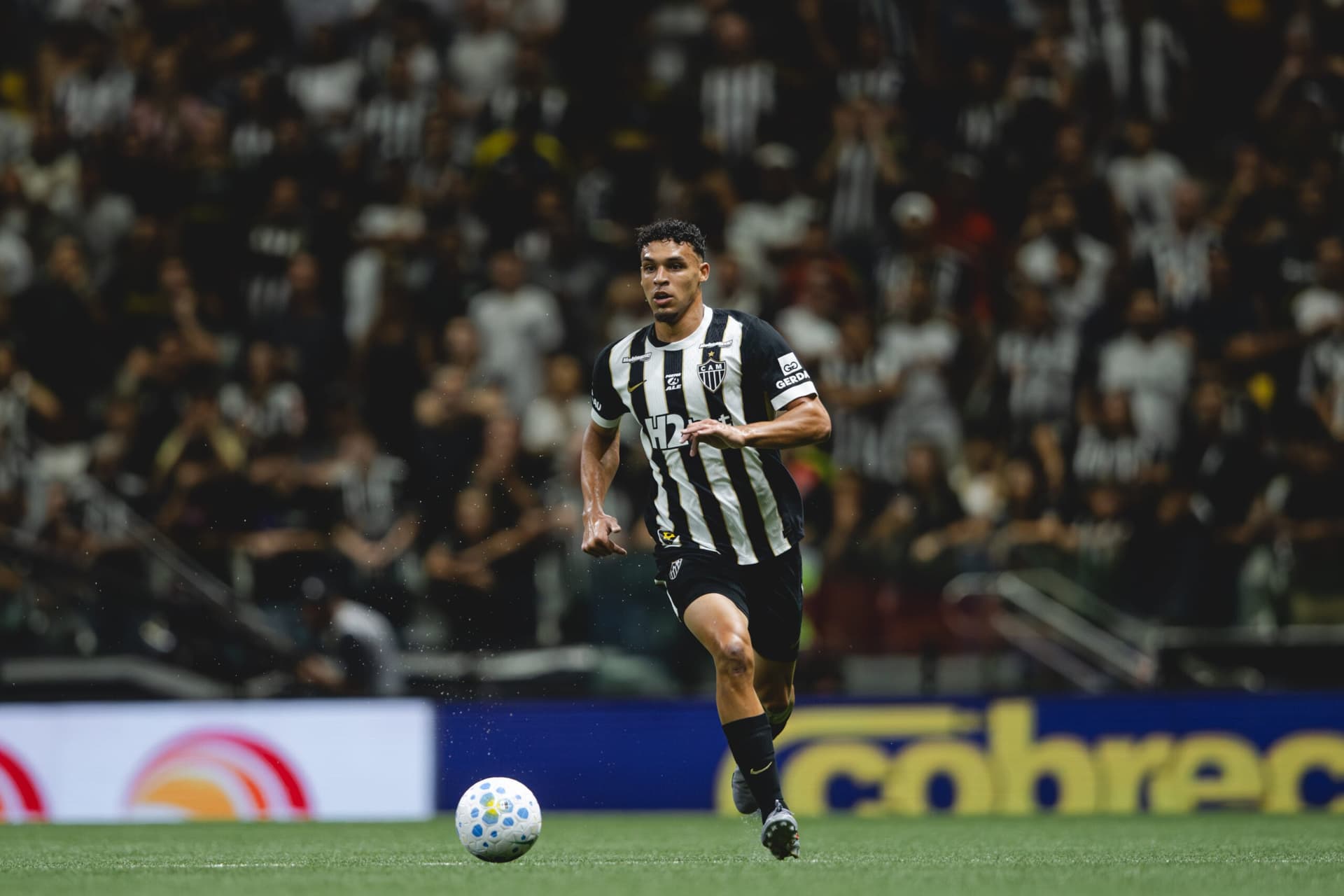 Victor Hugo destaca acolhimento no Atlético e elogia influência de Sampaoli