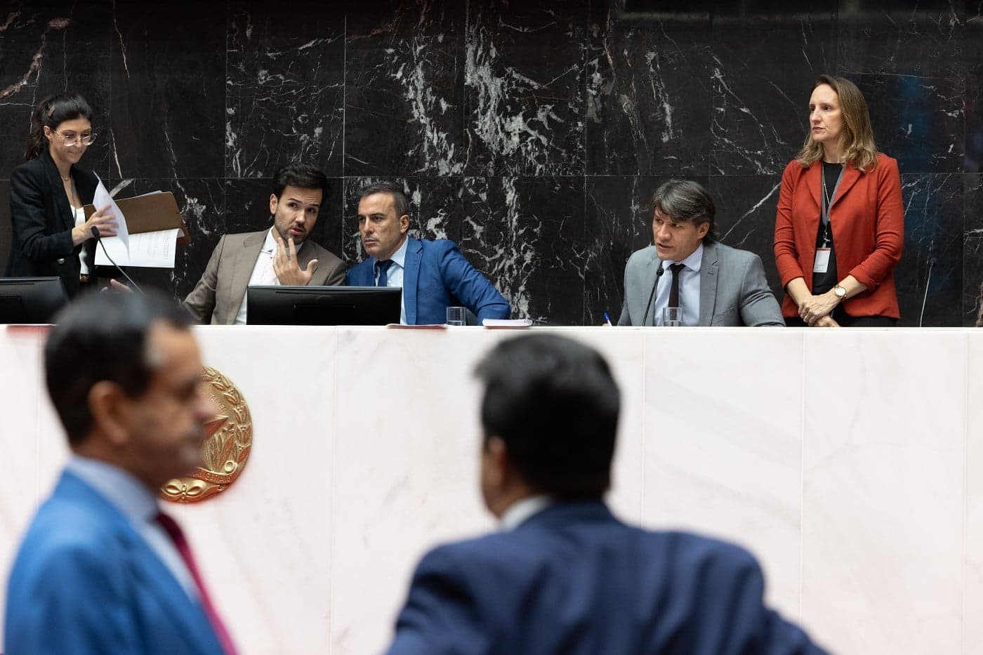 ALMG aprova em 1º turno reajuste de 5,4% para servidores estaduais