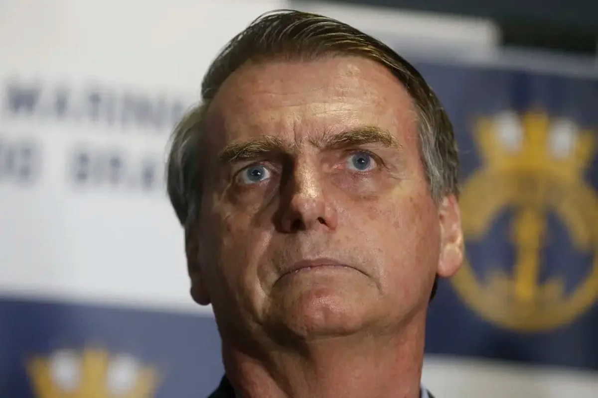 Bolsonaro apresenta melhora clínica, mas segue em UTI