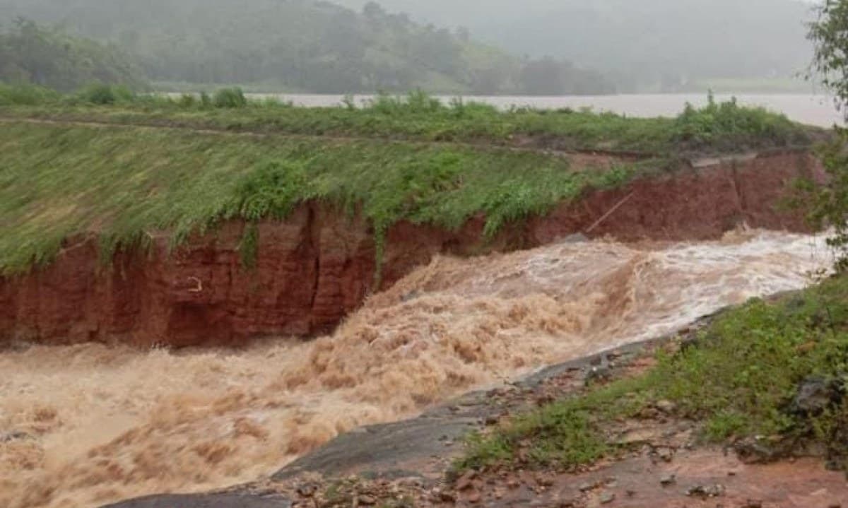 Chuvas no Norte de Minas deixam famílias desalojadas e mantêm alerta para risco em barragem