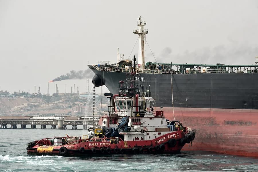 Irã ameaça incendiar navios que tentarem passar pelo Estreito de Ormuz