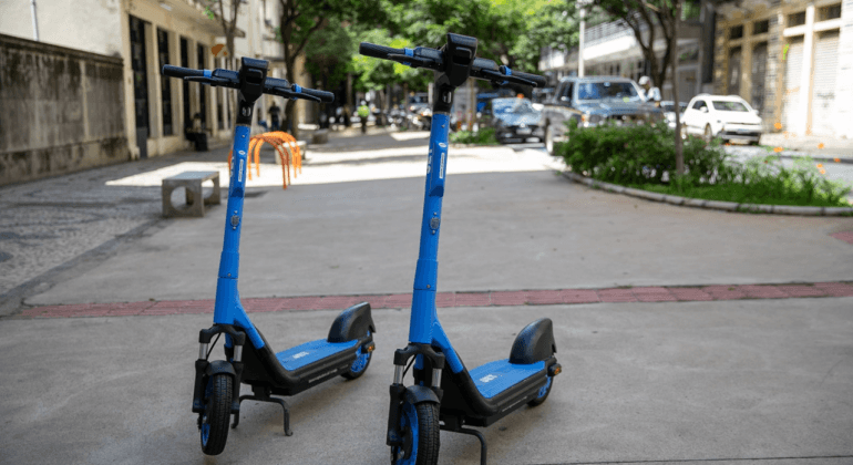 Patinetes elétricos compartilhados começam a operar em Belo Horizonte