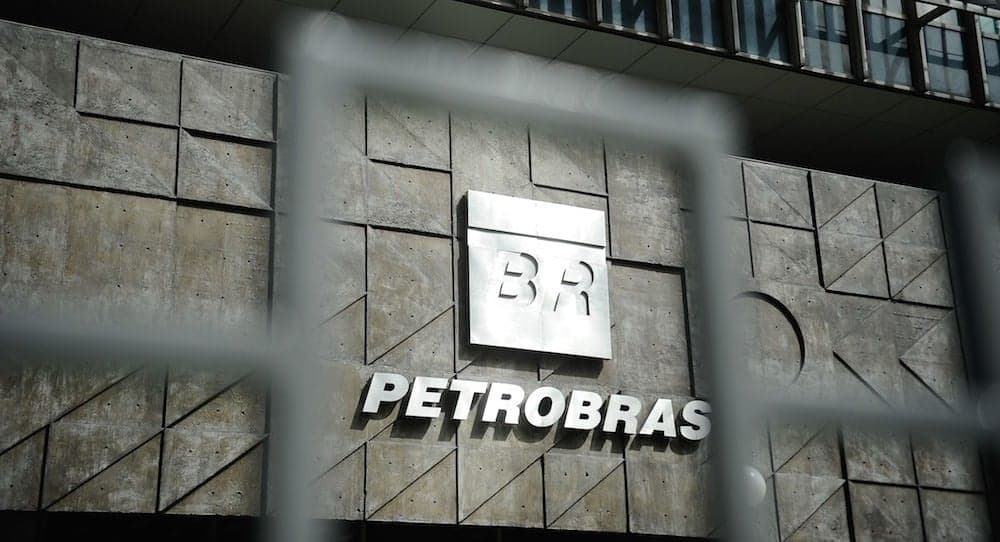 Petrobras é pressionada por distribuidoras privadas a aumentar importação de diesel