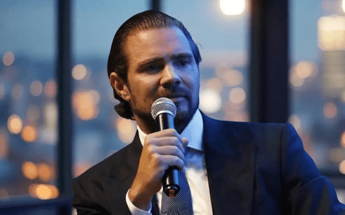 Troca de advogados de Vorcaro indica possível caminho para delação premiada