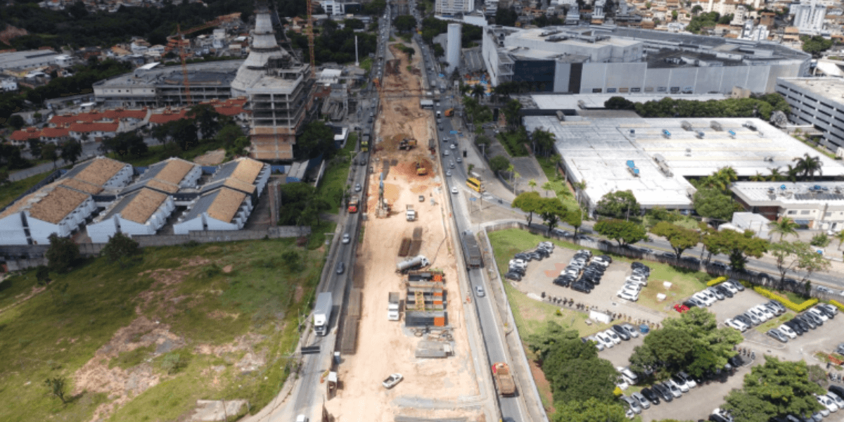 Obras na Avenida Cristiano Machado — Foto: Drone Amir Martins/PBH