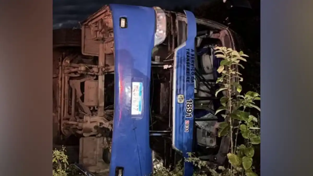 Acidente com ônibus de time de basquete deixa mortos e feridos no Ceará • Reprodução