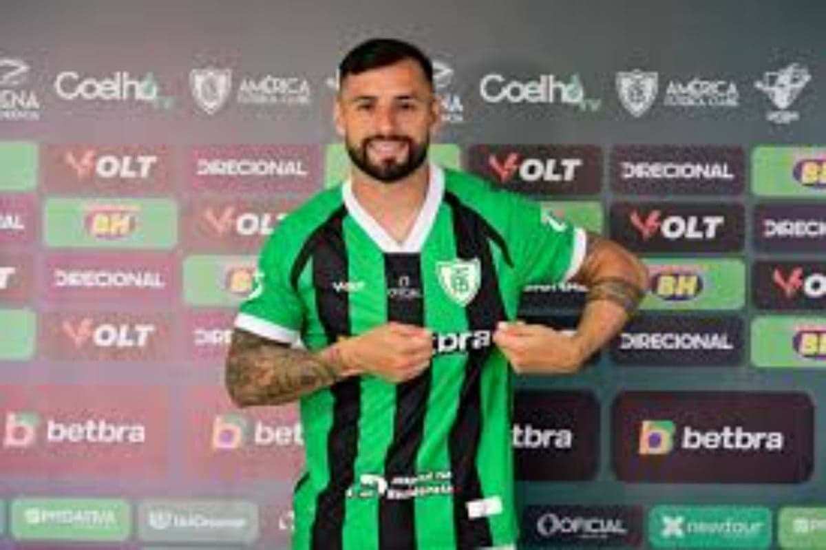 Volante paraguaio Jorge Jiménez, de 33 anos, é o novo reforço do América - Foto: Mourão Panda