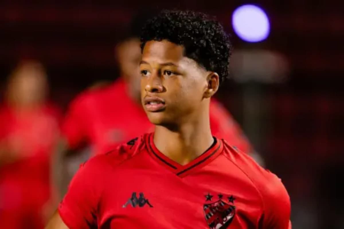 Zé Lucas, volante de 18 anos do Sport, alvo do Cruzeiro • Paulo Paiva/Sport