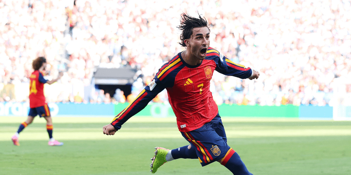 Ferran Torres comemora o gol da Seleção da Espanha - Foto: Fifa / Reprodução