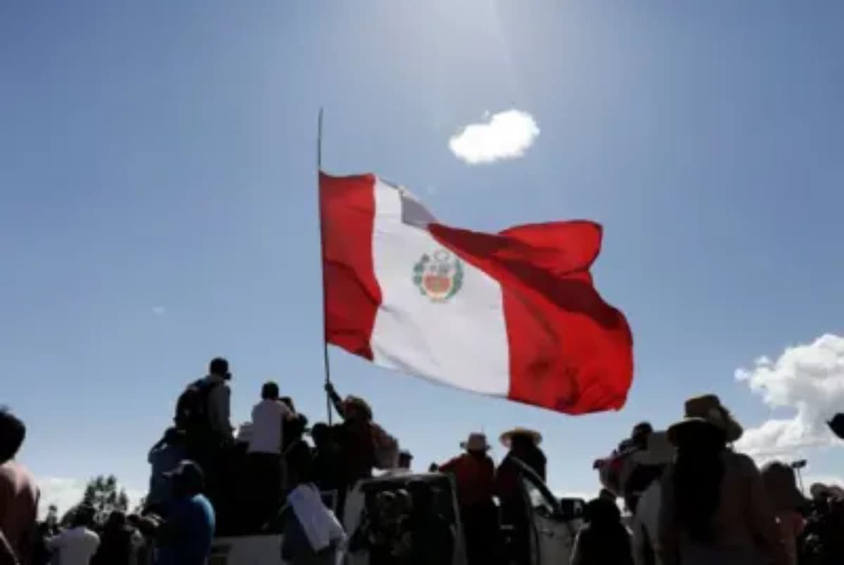 Bandeira do Peru - Crédito: Angela Ponce