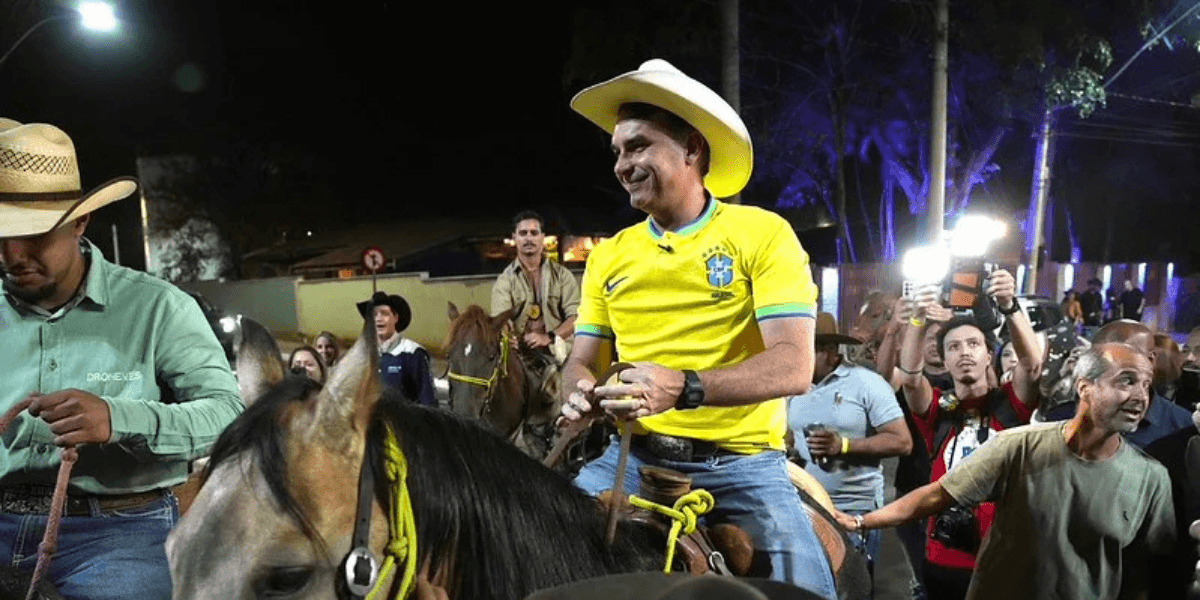 O candidato do PL à Presidência da República, Flávio Bolsonaro, em agenda em Barretos (SP) - Foto: Charles Vieira/Campanha