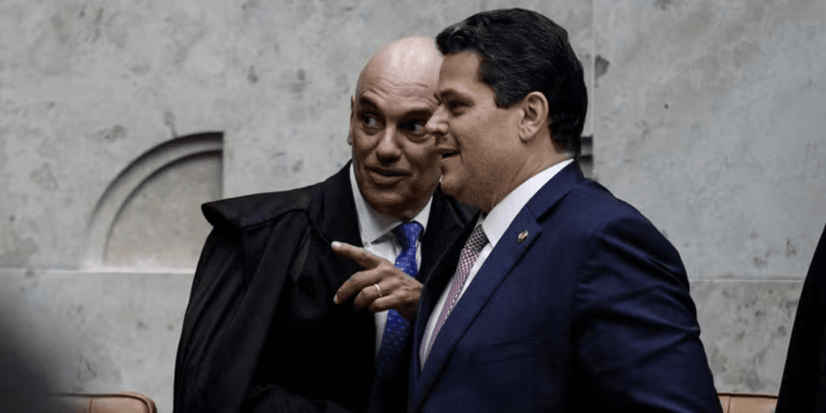 O ministro Alexandre de Moraes e o presidente do Senado Federal, Davi Alcolumbre - Foto: Brenno Carvalho / Agência O Globo
