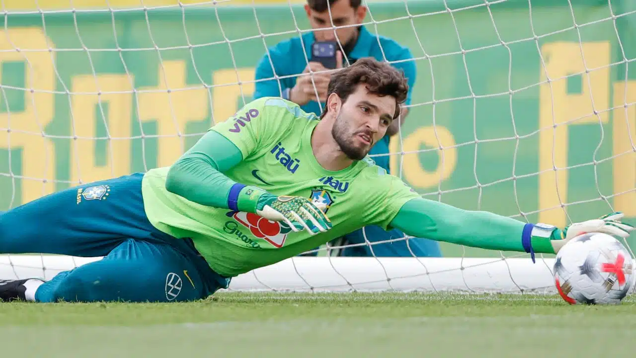 Otávio, goleiro do Cruzeiro, foi convocado pela primeira vez para a seleção brasileira - Foto: Rafael Ribeiro / CBF