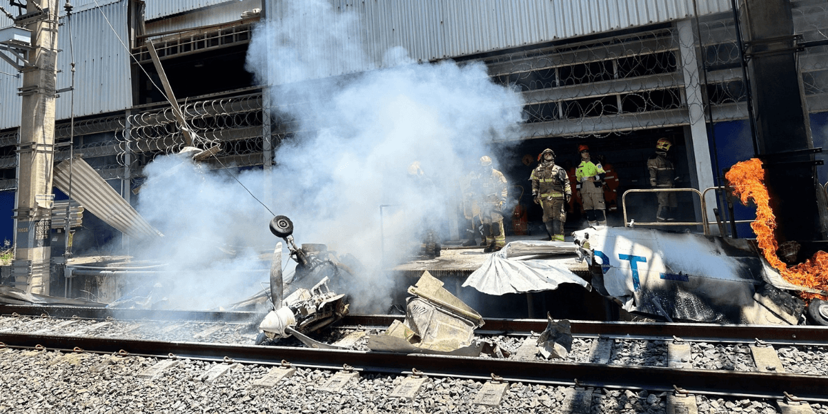 Aeronave caiu no pátio de manutenção do Metrô BH - Foto: Divulgação/Corpo de Bombeiros