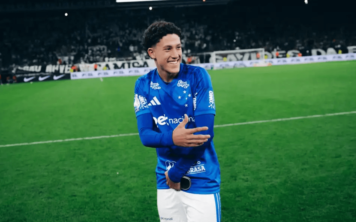 Felipe Morais celebra fase dos jovens do Cruzeiro e exalta Zé Lucas